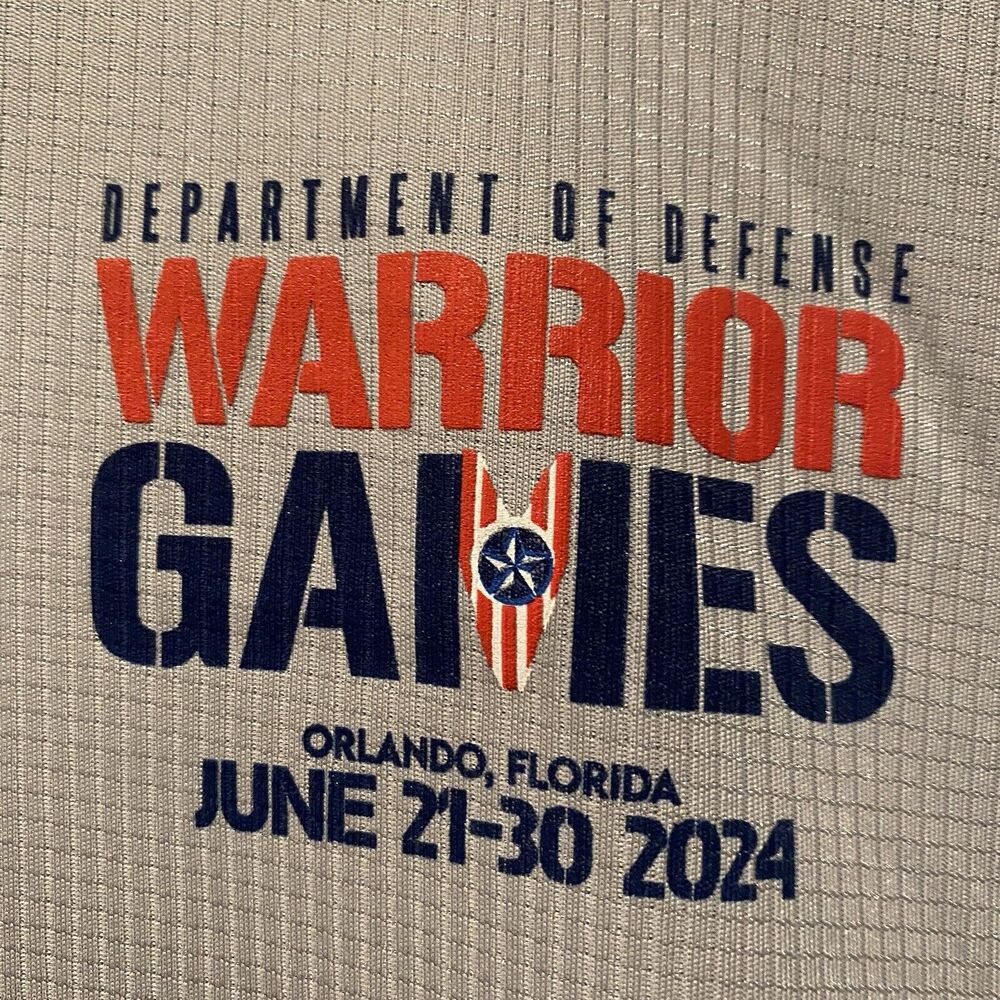Under Armour T Shirt Men Small Gray Warrior Games‎ Loose Heat Gear Short Sleeve